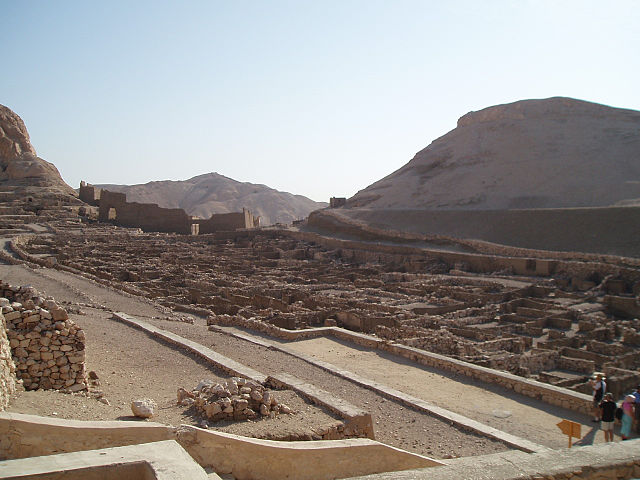 Poblado de artesanos, en Deir el-Medina